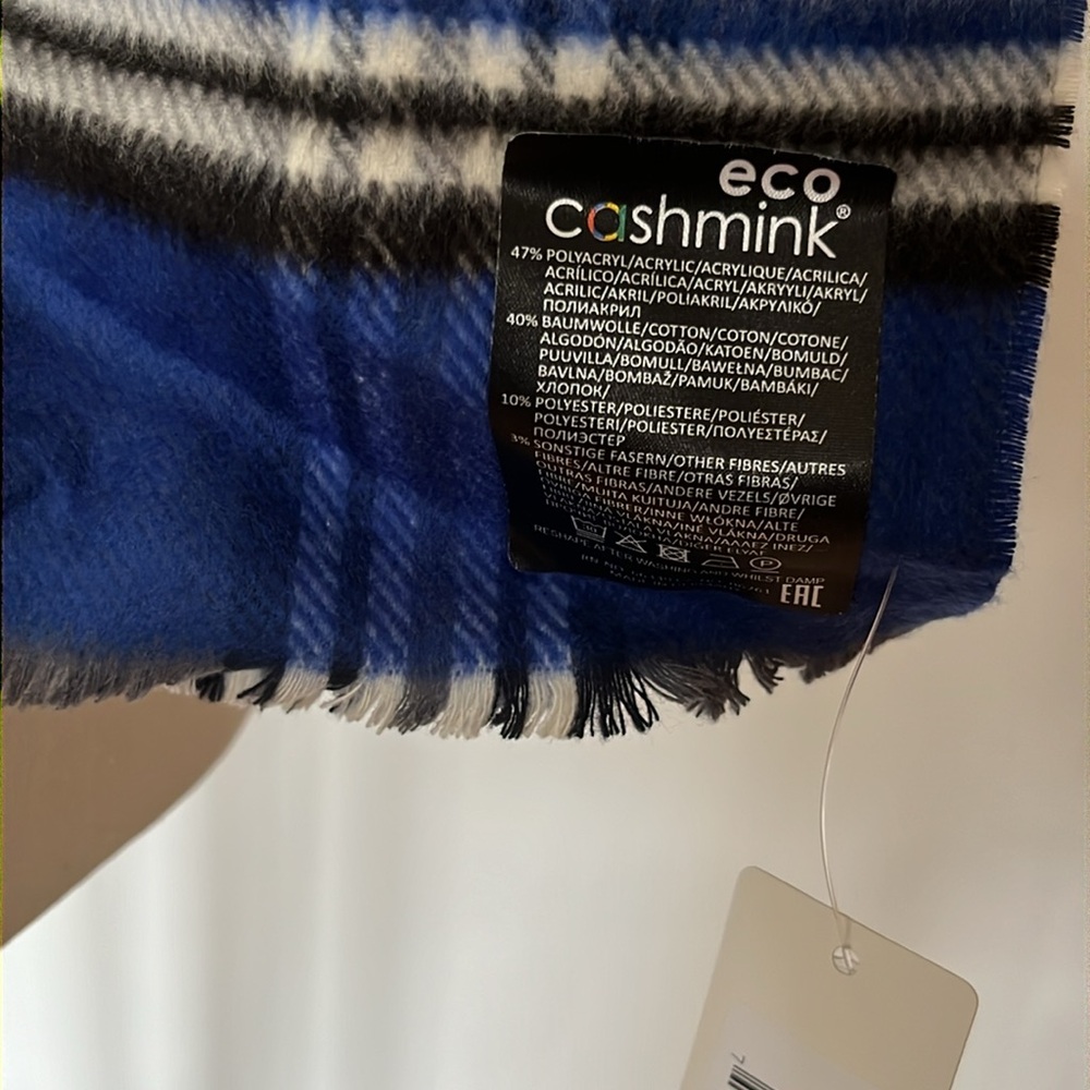 Eco V. Fraas Long Scarf Blue plaid  nwt - Picture 6 of 8